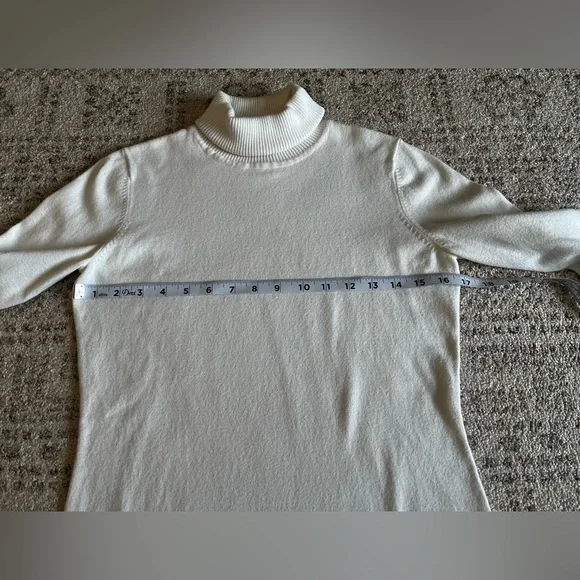 Eddie Bauer Basic Ivory Turtleneck Sweater - Picture 3 of 5